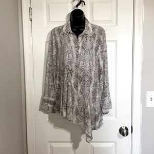 Zara Basic Long Sleeve 3/4 Button Pullover Asymmetrical Snakeskin Blouse Sz M